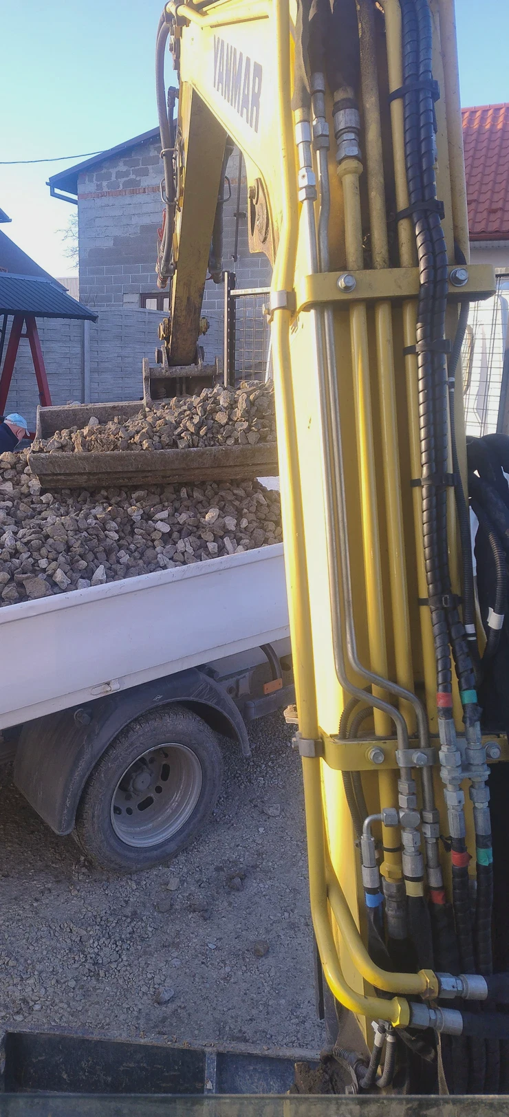 koparko-ładowarka w&nbsp;akcji